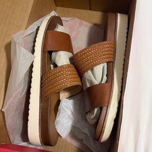 Tan sandals size 8.5